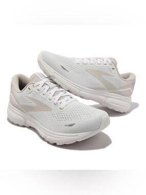 Brooks Women's White and Light Pink Running Sneakers